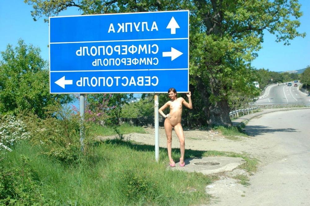 25P Nude Outdoor 009