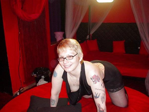 23P Steph Debar Bukkake en club libertin 