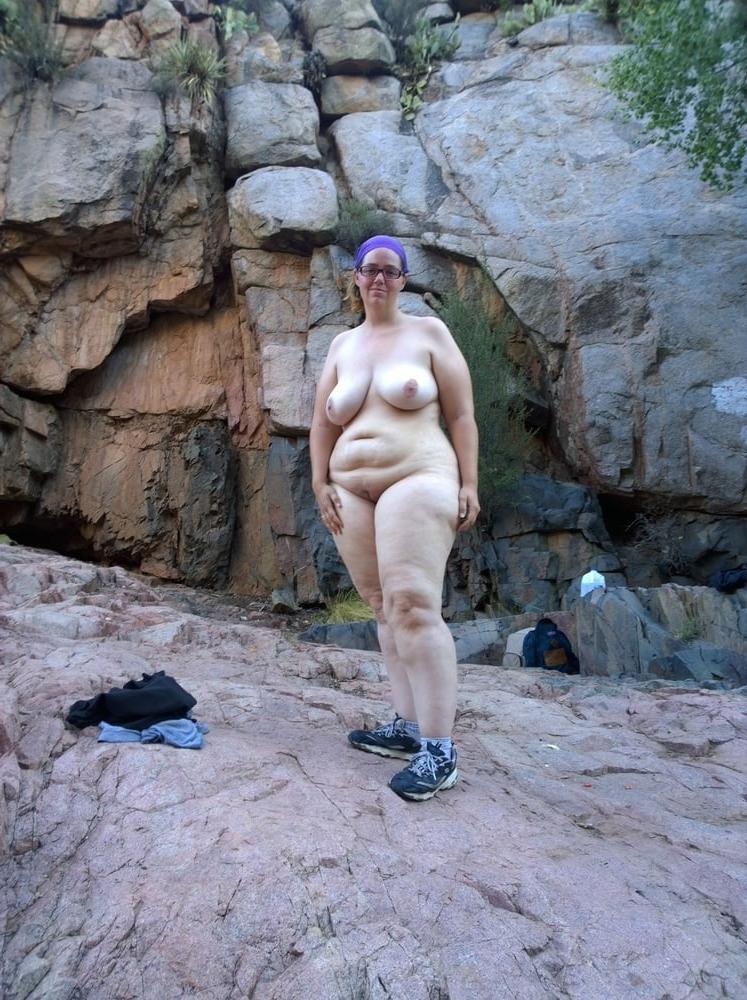 25P Nude Outdoor 007