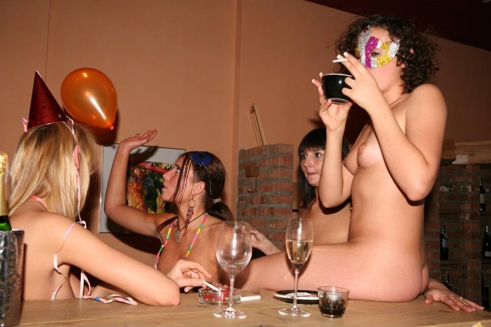 25P Nudist Afternoon Counter top Fun
