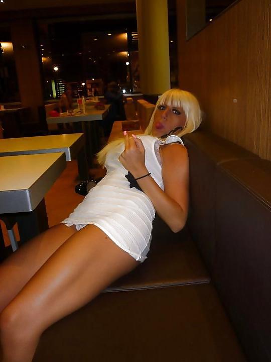 25P Party Girls in Club 