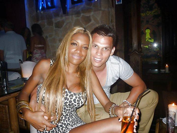25P Party Girls in Club 