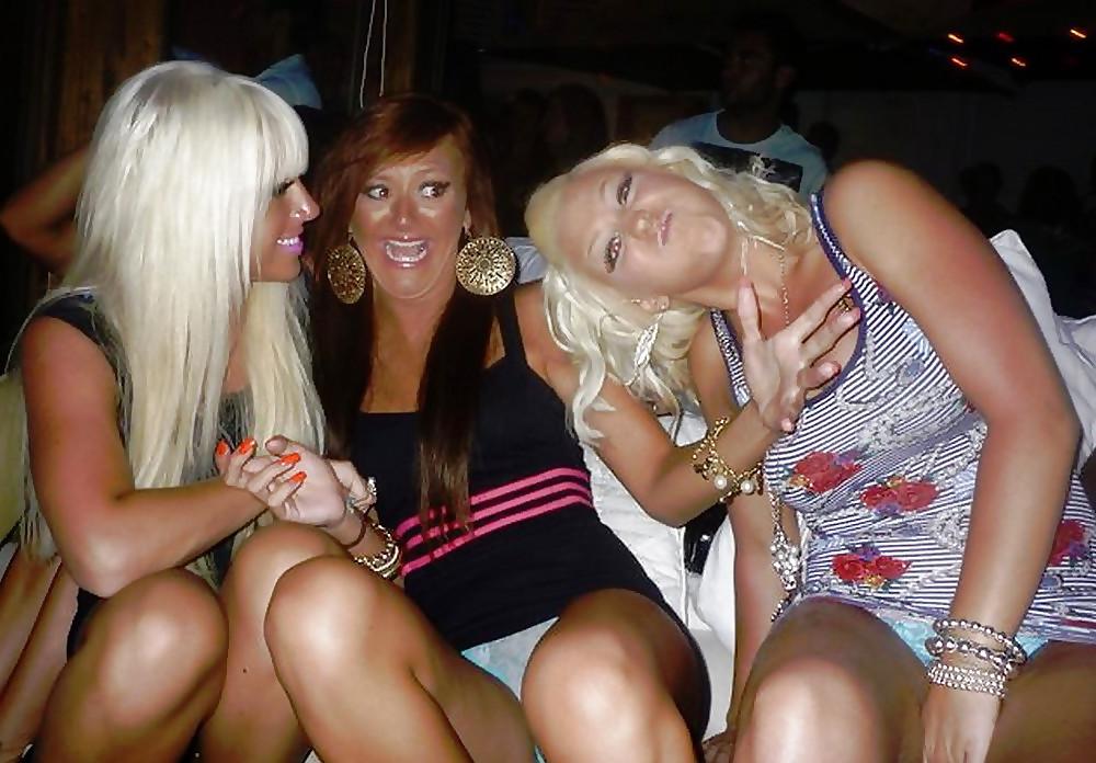 25P Party Girls in Club 