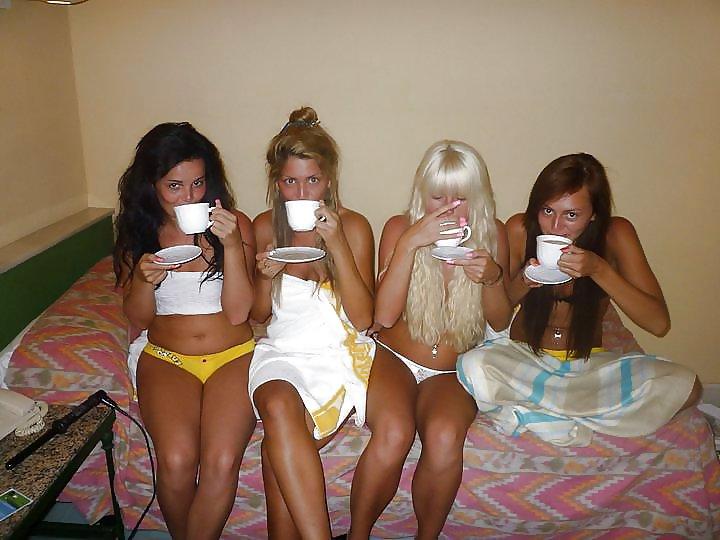 25P Party Girls in Club 