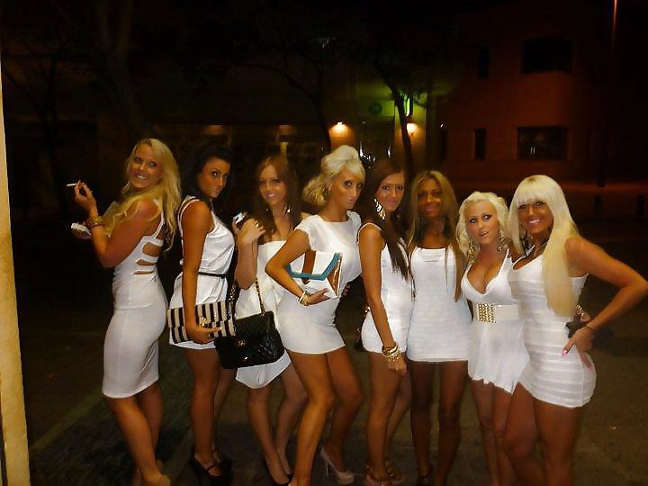 25P Party Girls in Club 