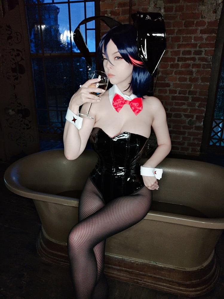 25P DHM - Ryuko Matoi Bunny Selfies