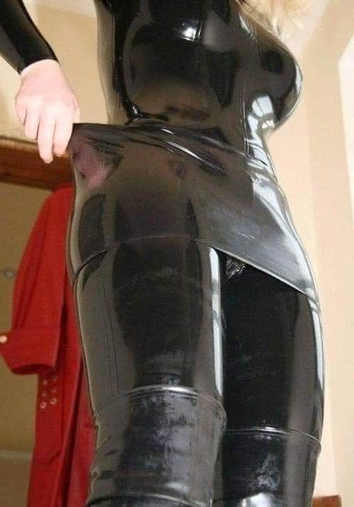 25P Latex amateur and selfie 112