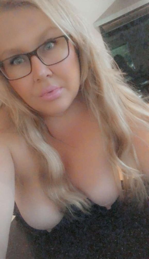 25P Saggy tits 25