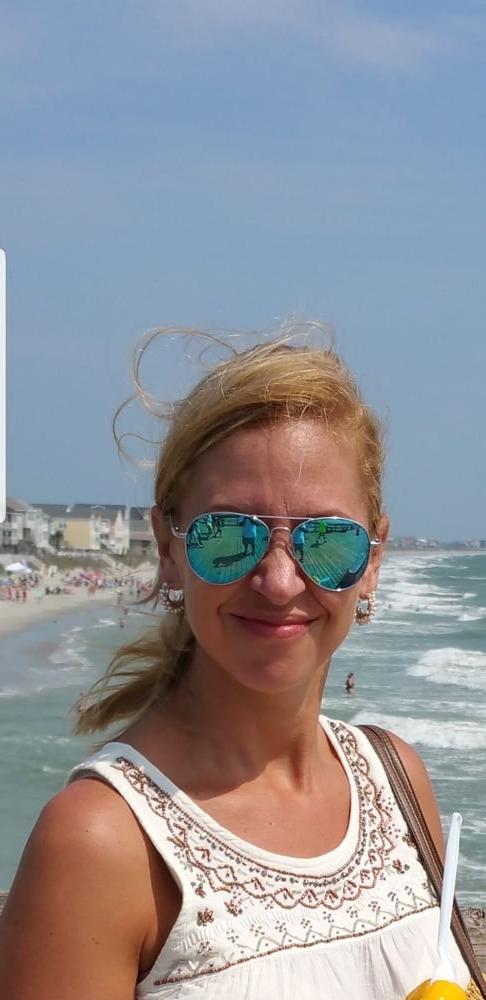 21P White milf exposed