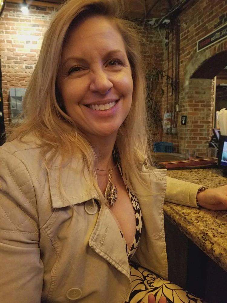 21P White milf exposed