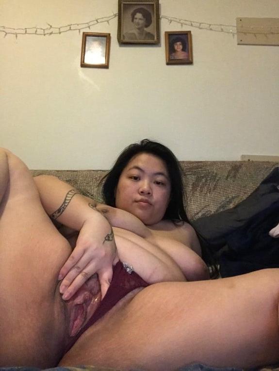 25P Kim from LA loves big white cocks