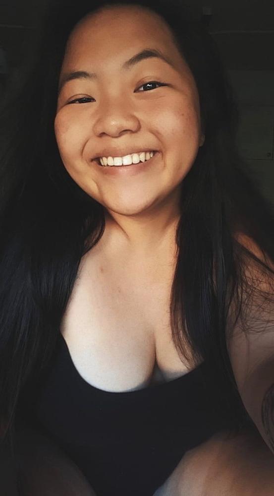 25P Kim from LA loves big white cocks