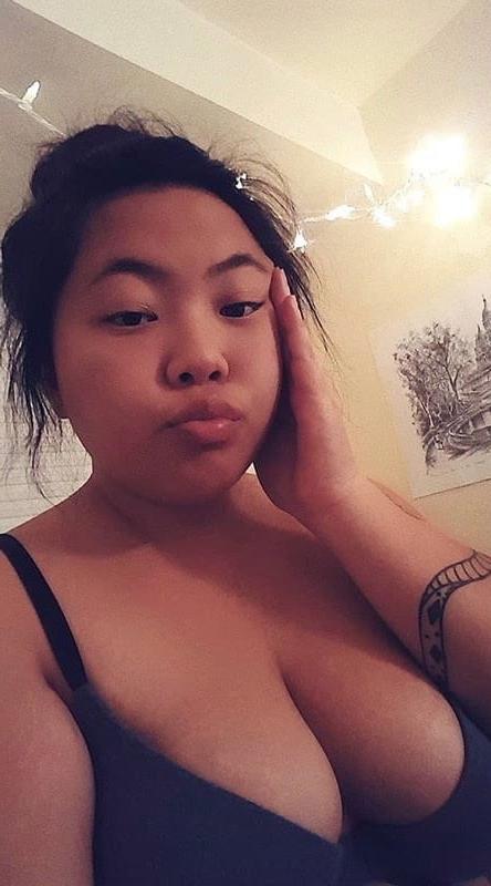 25P Kim from LA loves big white cocks