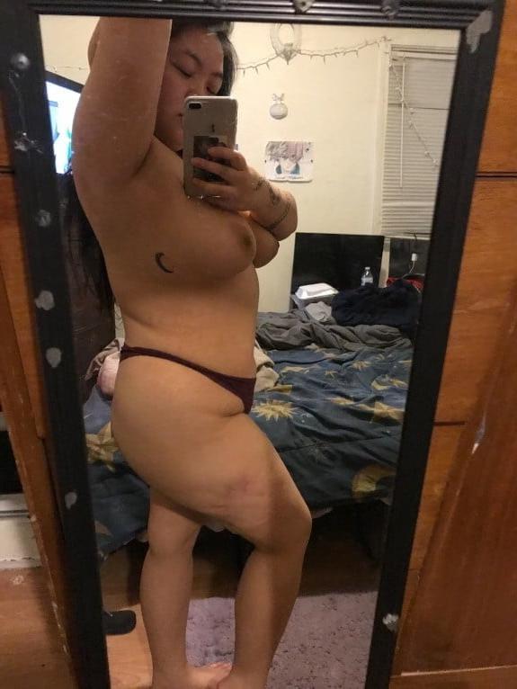 25P Kim from LA loves big white cocks
