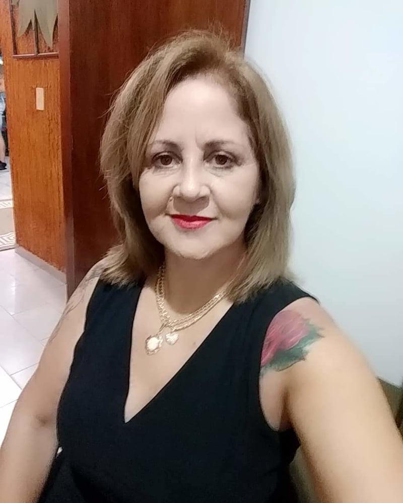 20P Sexy hot granny (fan club pic set)