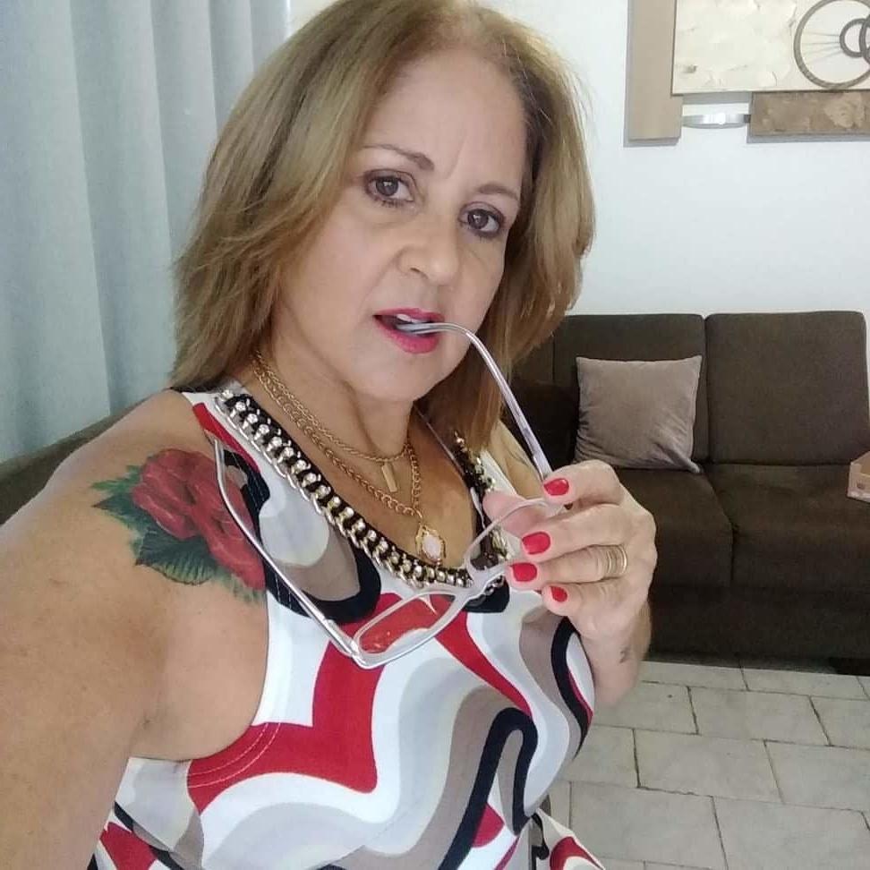 20P Sexy hot granny (fan club pic set)