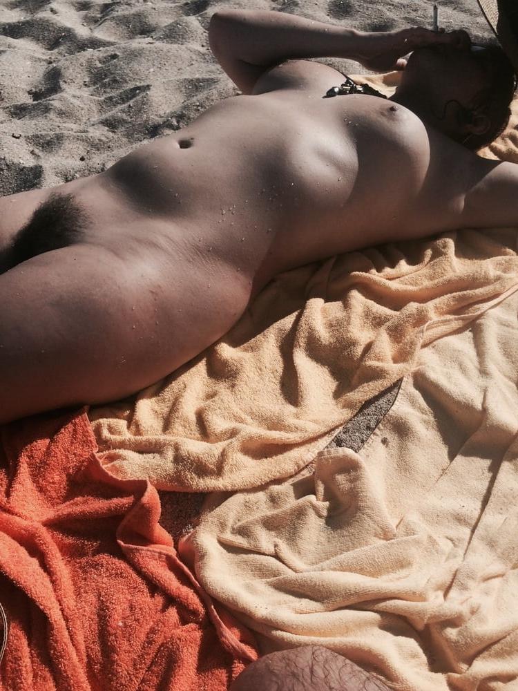 25P Nudist life