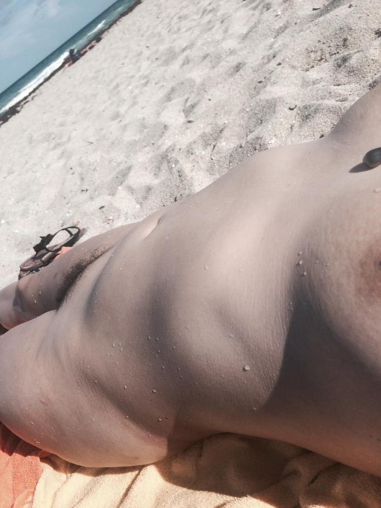 25P Nudist life