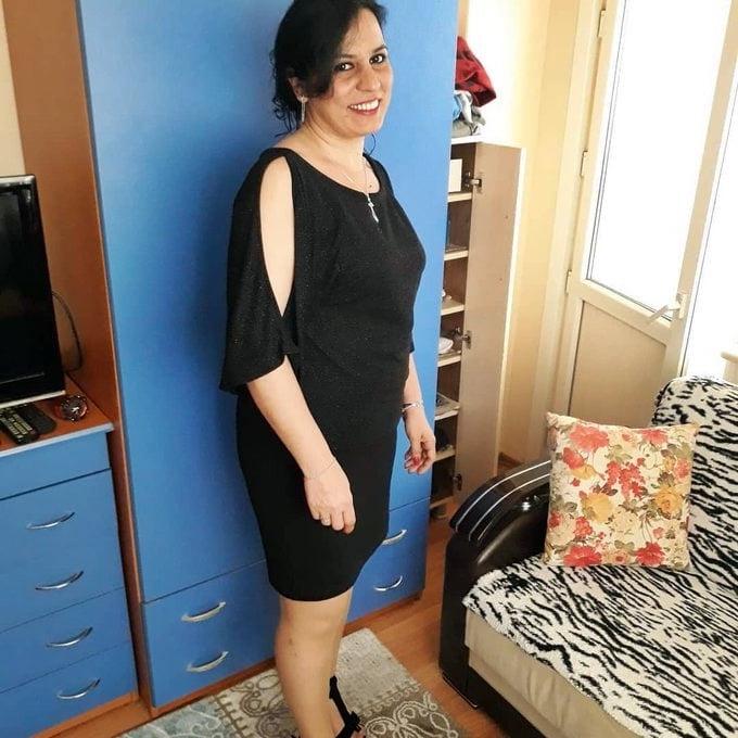16P Turkish Mature Nylon Socks Skirt Turk Mature Aysel olgun