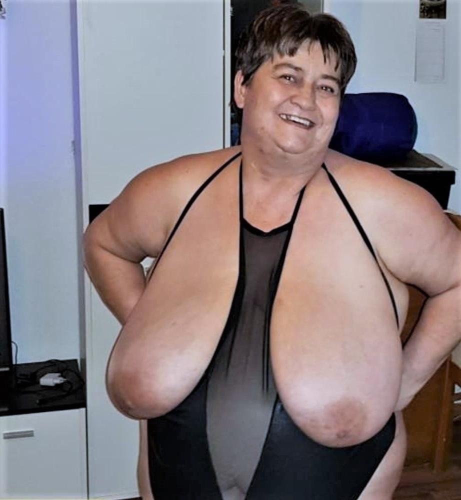 25P Stretched &amp; Saggy - Mature Boobs Special - 14