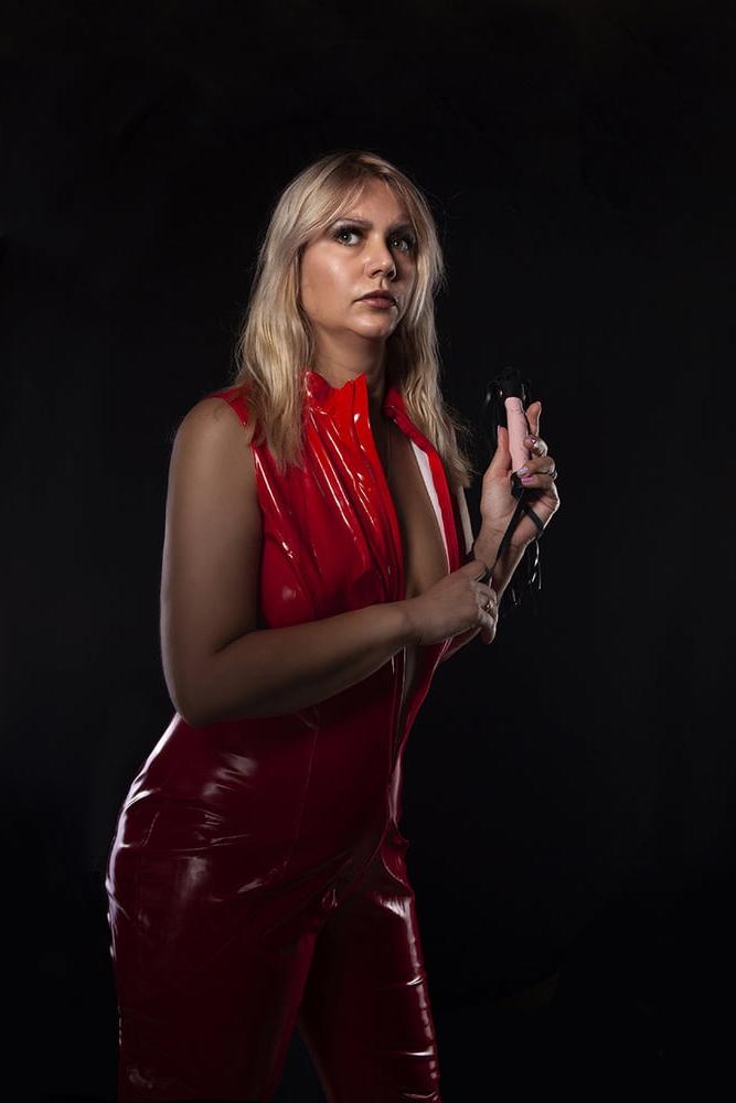 6P Sexy Vicky Wilfing milf in latex