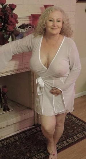 25P White Gilfs Matures and Milfs 2