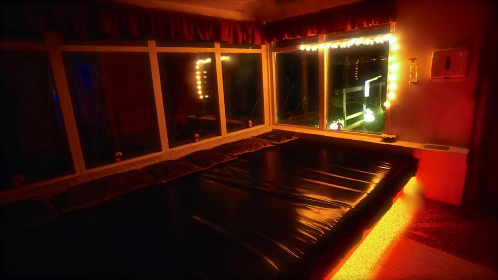 25P Swinger Club