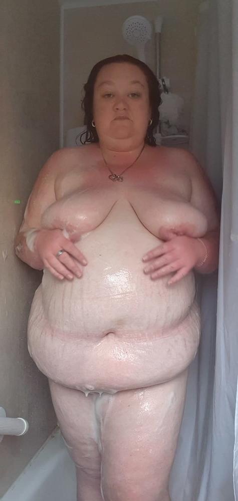 25P Older and hot 237 (Saggy tits)