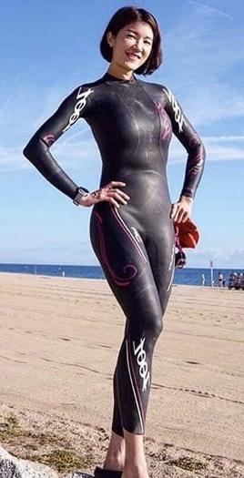 25P Wetsuit Wet Pussies 23