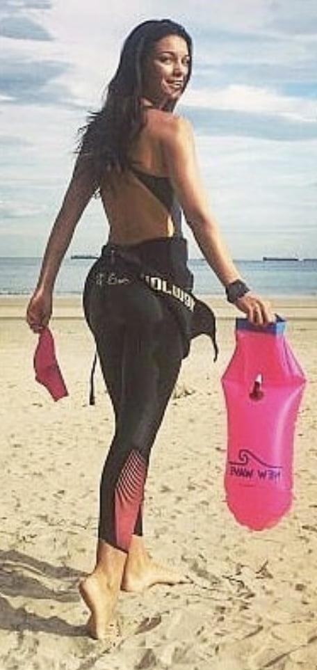 25P Wetsuit wet Pussies 22