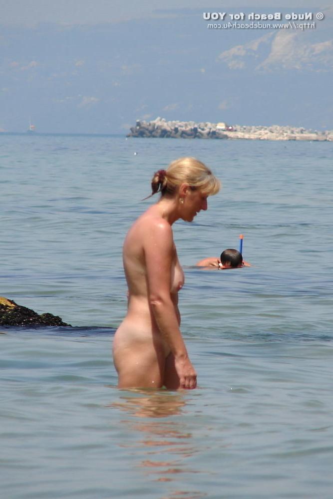 12P Blond Nudist Milf naked on the Fkk Beach