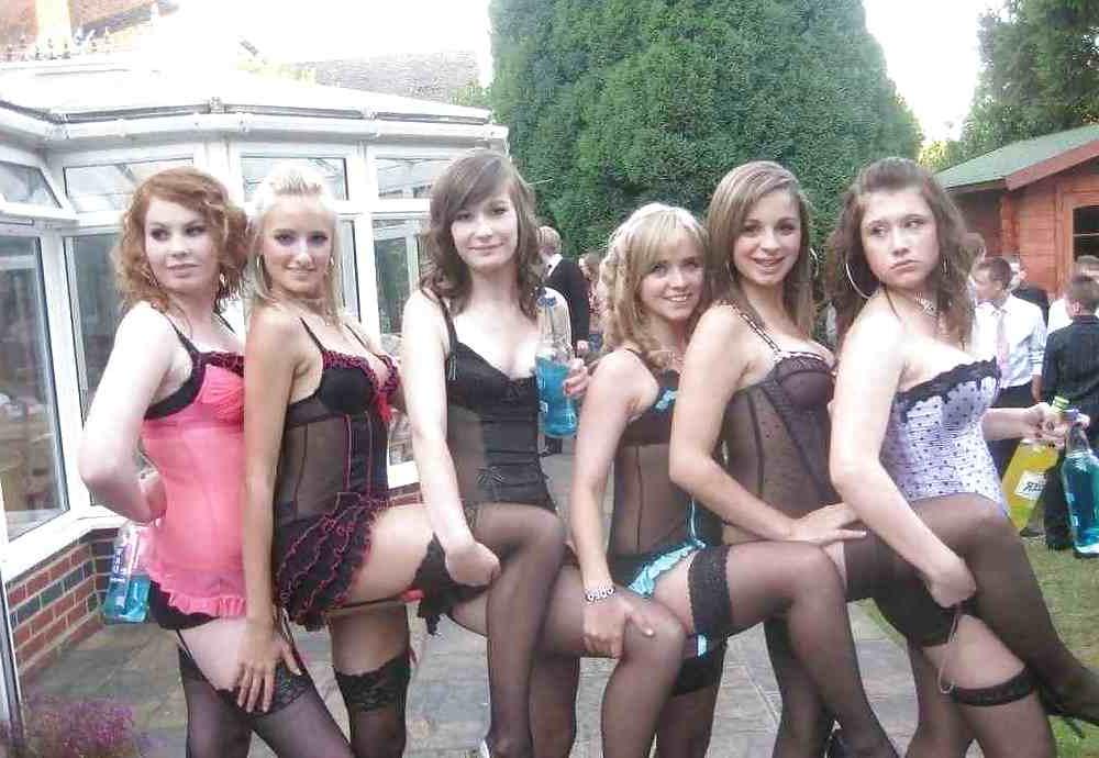 25P Girls in Groups 25
