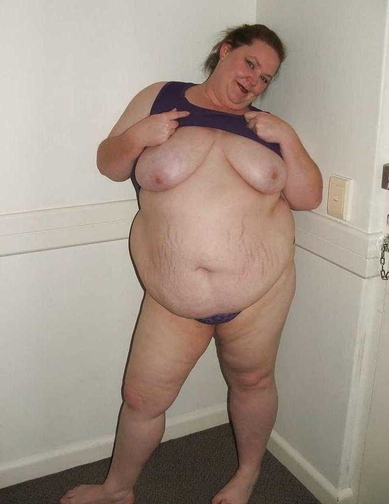 25P Older and hot 213 (Saggy tits)