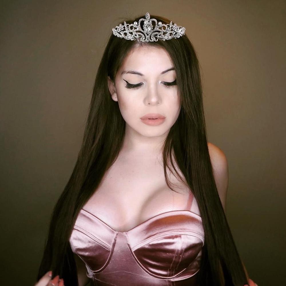 25P Blaire White