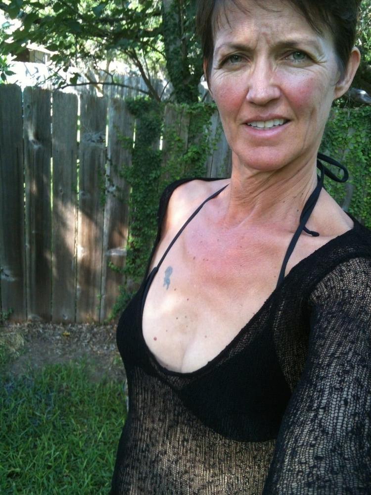 25P Milf nude