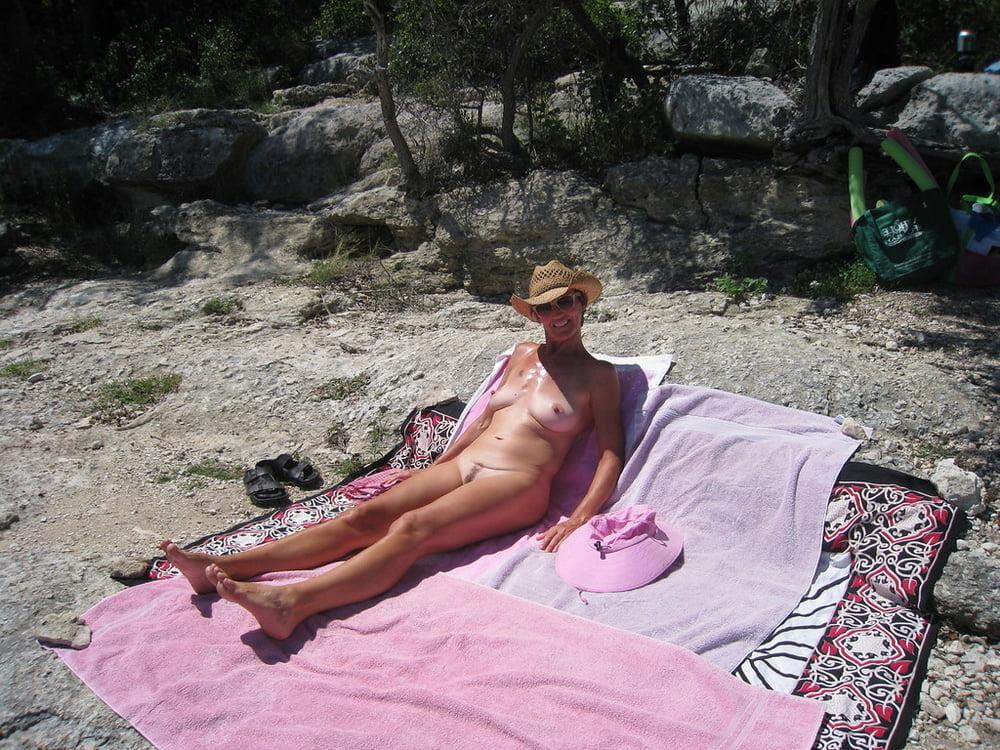 25P Milf nude