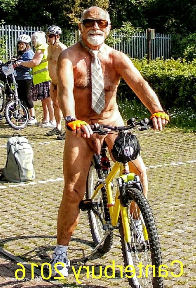 15P Nudist in Kent