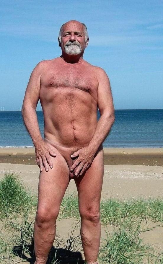 15P Nudist in Kent