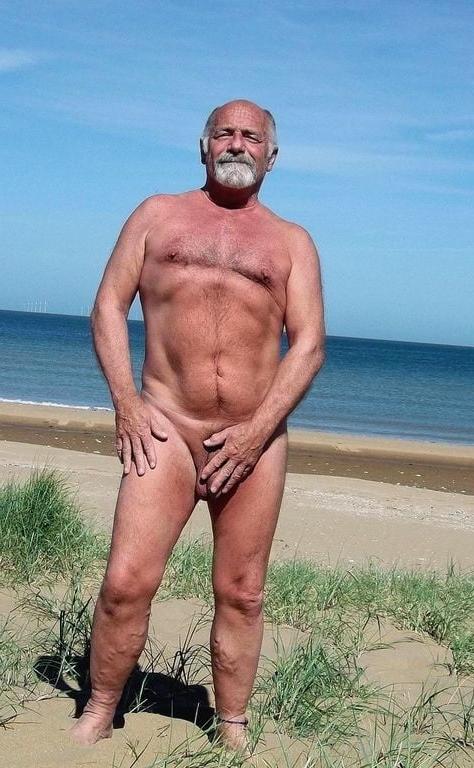 15P Nudist in Kent