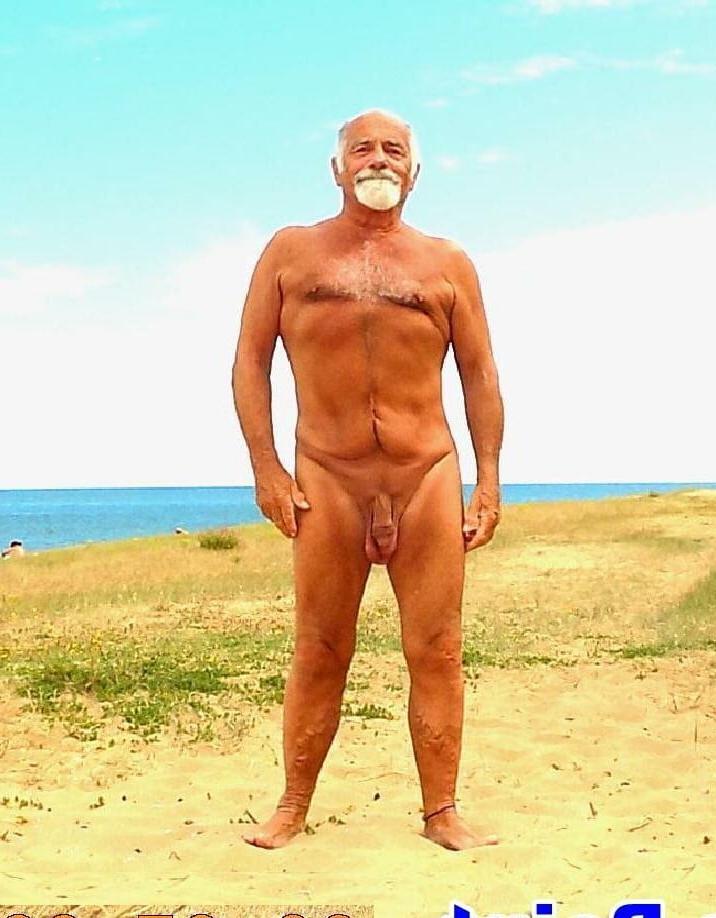 15P Nudist in Kent