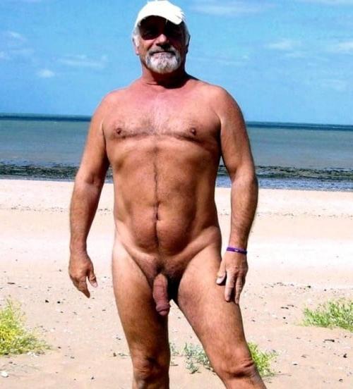 15P Nudist in Kent