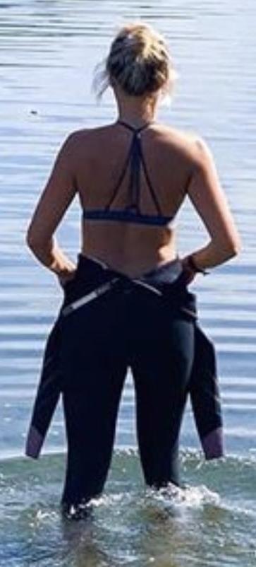 25P Wetsuit Wet Pussies 21