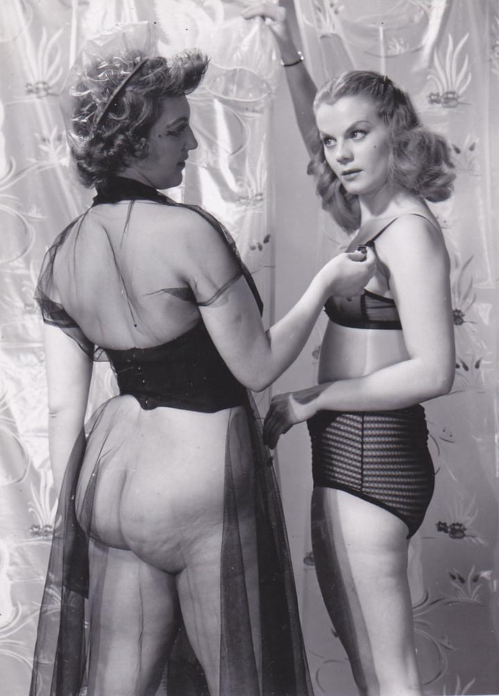 23P Black &amp; White Babes