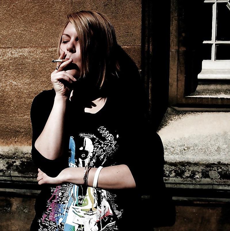 10P Wanking favourites: fuckable smokers 7