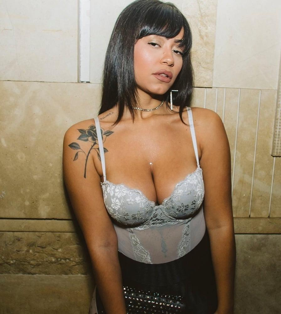 20P Girls partying in club - Paris #98