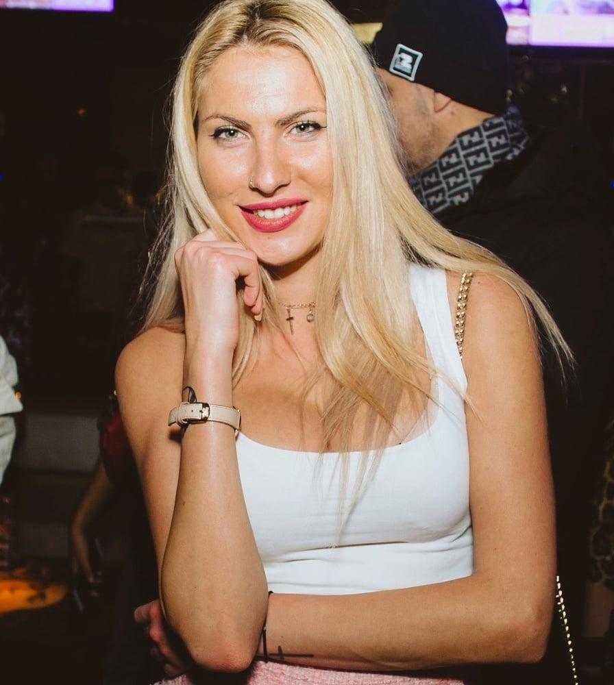 20P Girls partying in club - Paris #98