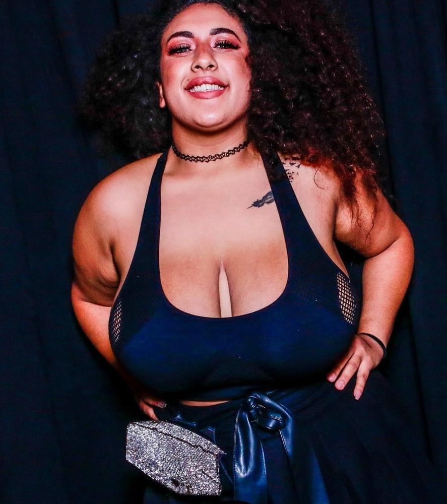 20P Girls partying in club - Paris #98