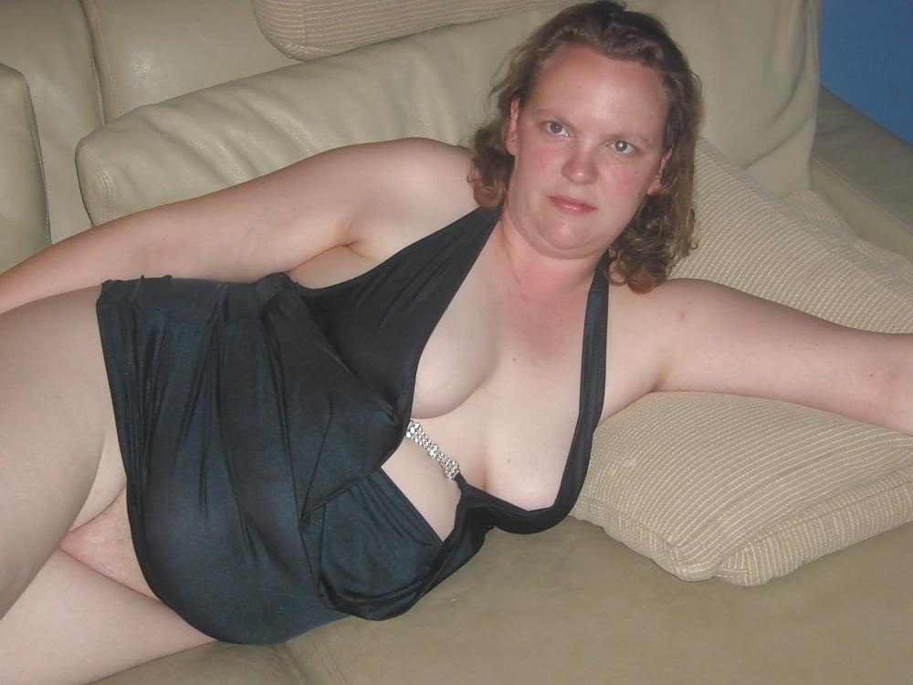 9P In an Amateur photo, a beautiful girl is resting in the Nude