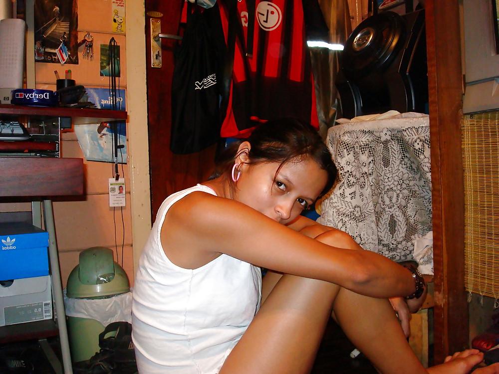 18P LATINA SLUT