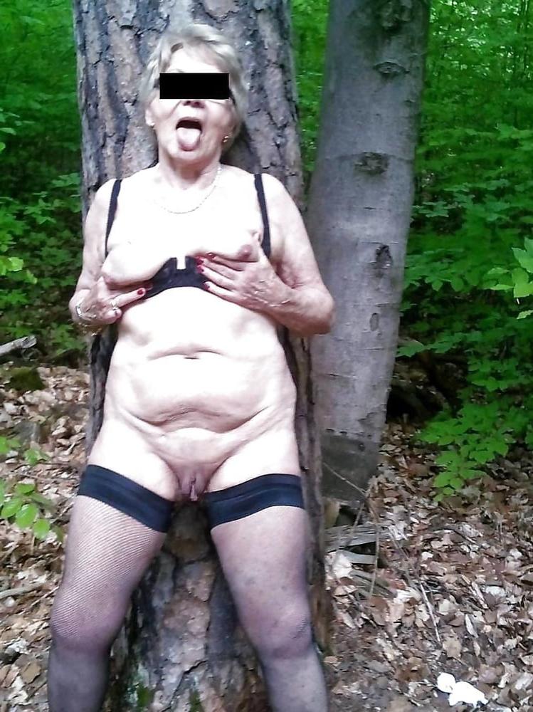 25P mature naked women wearing nylon outside